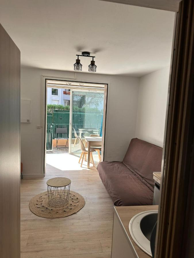 Charmant Studio Neuf 150M Plage Sur Avenue Principale Climatise Et Parking Cavalaire-sur-Mer Exterior photo